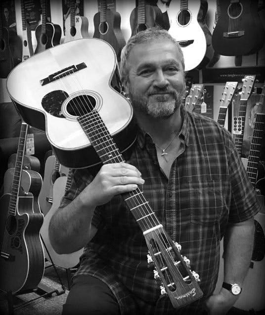 Graham Holt accompanying James Allan on Gutiar at eagle Music Banjo 10